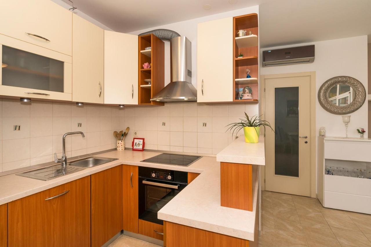 Luxury 1 Bedroom App Center&Balcony Free Parking Split Buitenkant foto
